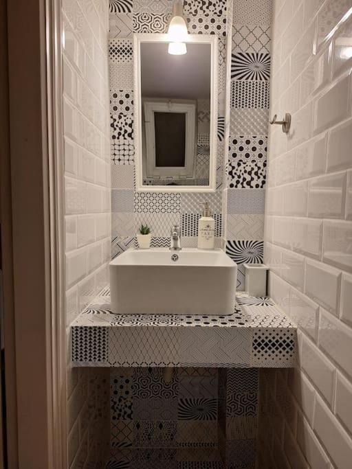 Carlito"S Apartment 1 Next To Metro Station Athens Luaran gambar